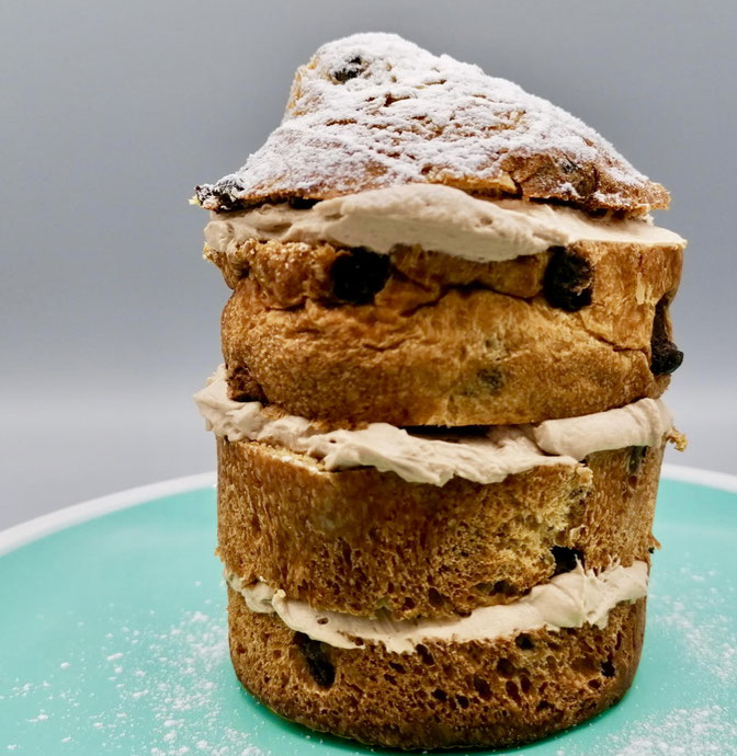 panettone farcito con crema al gianduia fondente